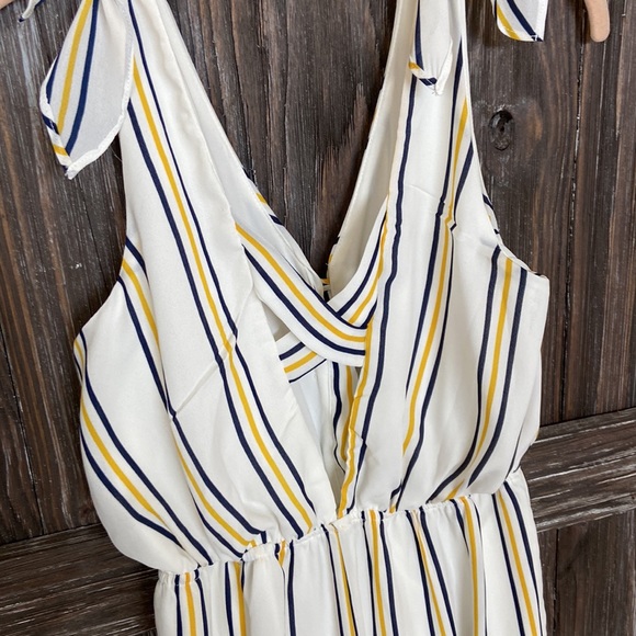Striped Romper - Picture 5 of 6